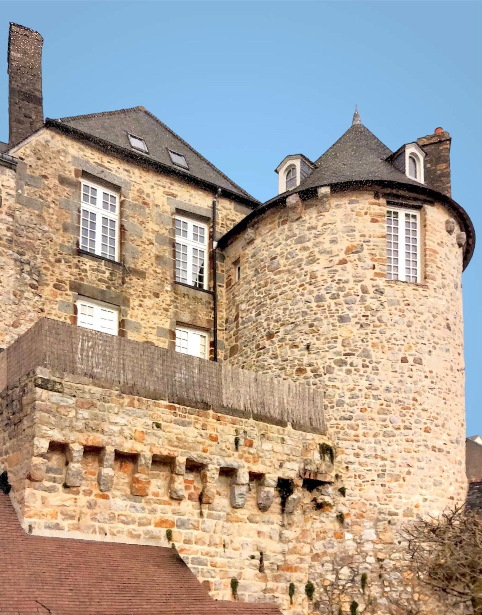La Maison Sur Les Remparts Domfront  Exterior foto